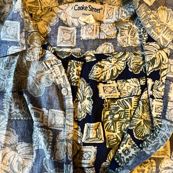 Cooke Street Honolulu Men's Blue and White Hawaiian Aloha Shirt Cotton - Picture 2 of 4